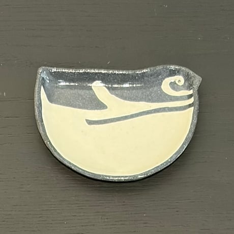 ぶんのまお　まんまるマゼラン小皿　右向き