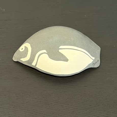 ぶんのまお　泳ぐマゼランペンギン小皿　右向き