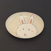都丸和也　楕円皿　兎