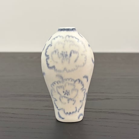 小渕祥子　一輪挿しs