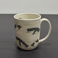 ぶんのまお　泳ぐアデリーペンギンマグ