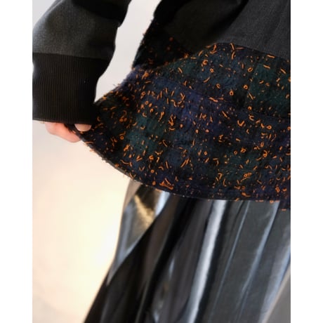 NAKAGAMI （unisex）裾切替プルオーバー