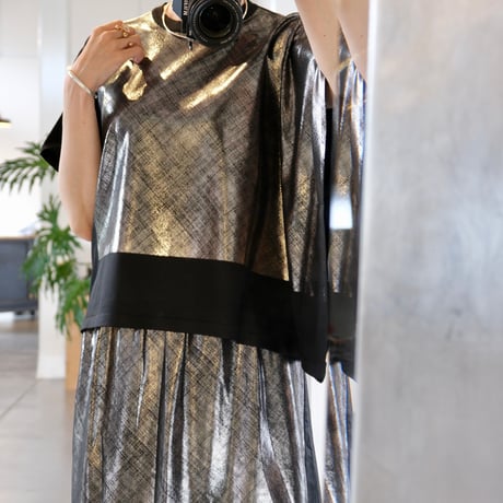 NAKAGAMI  箔プリントアシンメトリーニット（black）