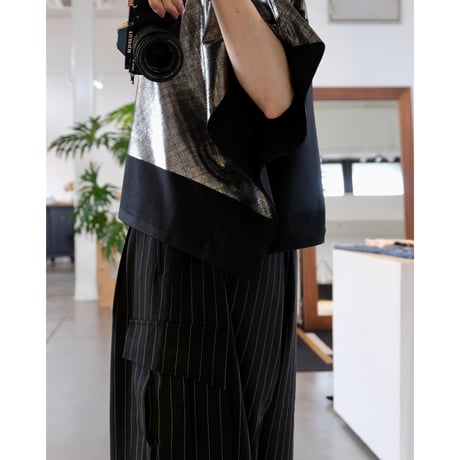NAKAGAMI  箔プリントアシンメトリーニット（black）