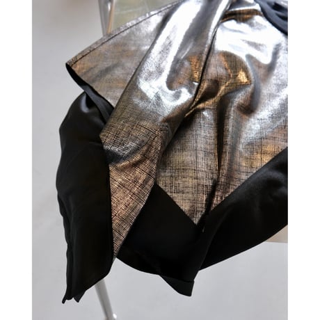 NAKAGAMI  箔プリントアシンメトリーニット（black）