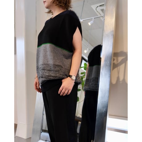 NAKAGAMI  ニットベスト（black）