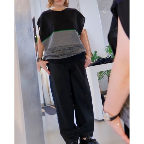 NAKAGAMI  ニットベスト（black）