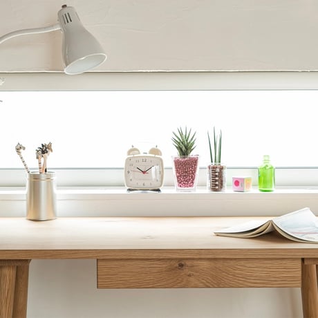 OAK WOOD DESK 110 / オーク無垢材の木目が美しいナチュラルなスタイリングのデスク