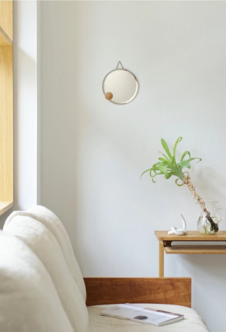WALL MIRROR / インテリアのアクセントアイテムとしても存在感を高めて