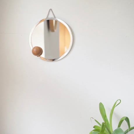 WALL MIRROR / インテリアのアクセントアイテムとしても存在感を高めてくれる壁掛けミラー / オーク材