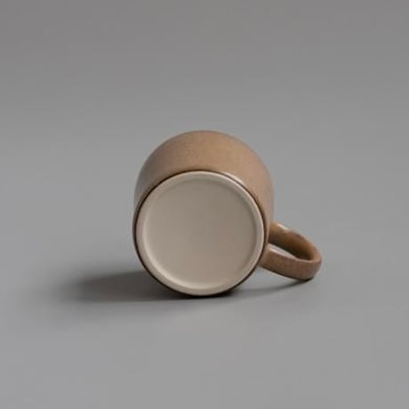 slom mag / made in japan / シックな美しさを感じる天然灰の釉薬を使用してツヤの少ない表面仕上げを行なっているため和洋中さまざまな料理と相性良くお使い頂けるマグカップ