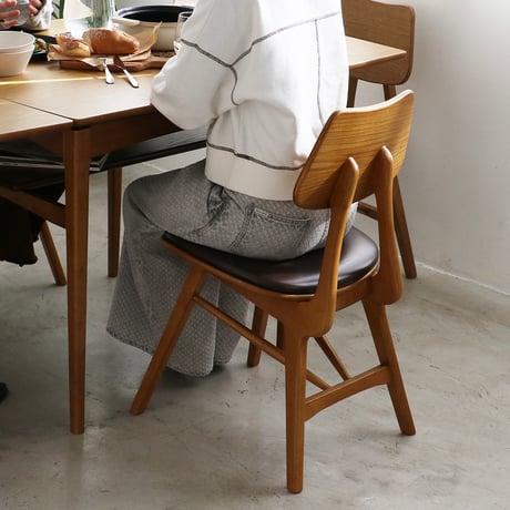 WOOD DINING CHAIR / NATURAL , BROWN / 洗練された曲線が美しいヴィンテージテイストのダイニングチェア