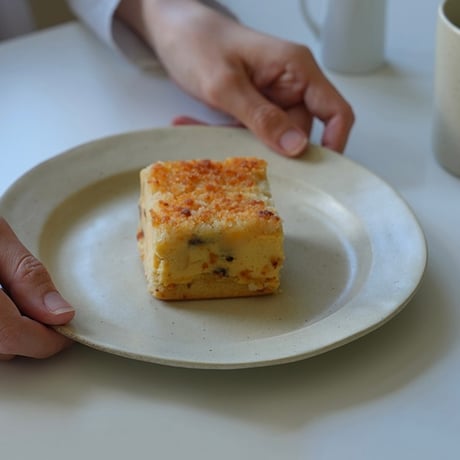 slom round plate / 素材の表情が食卓にあたたかみをもたらす陶食器シリーズ / Mサイズ , Lサイズ
