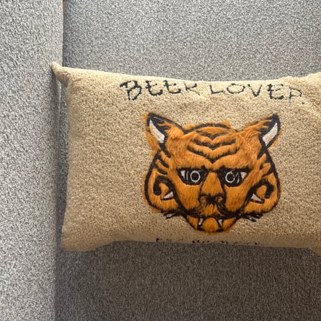 TIGER RECT CUSHION / リビングや寝室などのインテリア空間にはもちろん車内やテント内などのアウトドアシーンでも / クッション(中材)付き