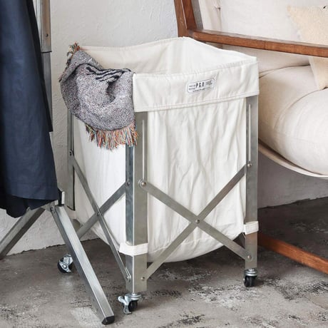 LAUNDRY WAGON / INDUSTRIAL / リビングや寝室などのインテリアシーンにも取り入れやすいランドリーワゴン