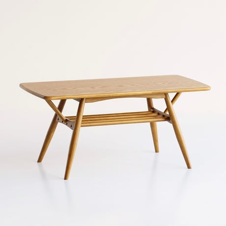 LIVING TABLE / 木の表情と抜け感のあるディテールが心地よいリビングテーブル
