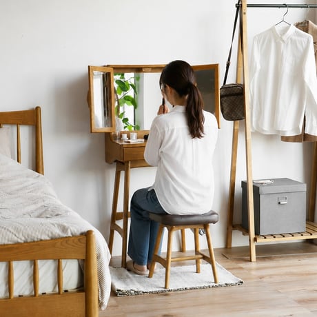 Mirror Dresser / 毎日の支度を心地よく整える 洗練されたミラードレッサー