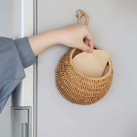 NATURAL DROP BASKET / NAIL NATURAL , BROWN / 雫型のフォルムが可愛い壁面収納にぴったりなバスケット