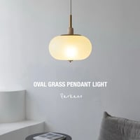 OVAL GRASS PENDANT Parkano / 洗練されたシルエットを際立たせるのは、コントラストを高めた上質な素材感