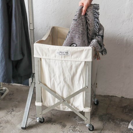LAUNDRY WAGON / INDUSTRIAL / リビングや寝室などのインテリアシーンにも取り入れやすいランドリーワゴン