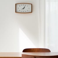 sweepmovement clock Blavet / ミッドセンチュリーにも通じる落ち着きと品の良さを感じさせる掛け時計