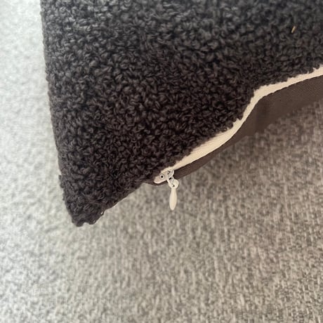 TIGER RECT CUSHION / リビングや寝室などのインテリア空間にはもちろん車内やテント内などのアウトドアシーンでも / クッション(中材)付き