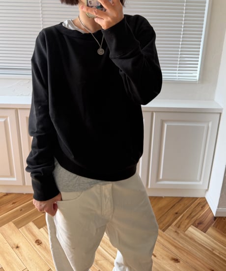 crew neck sweat shirt