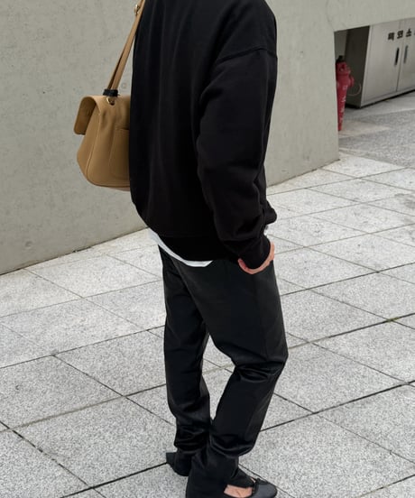 crew neck sweat shirt