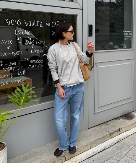 crew neck sweat shirt