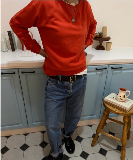 crew neck sweat shirt