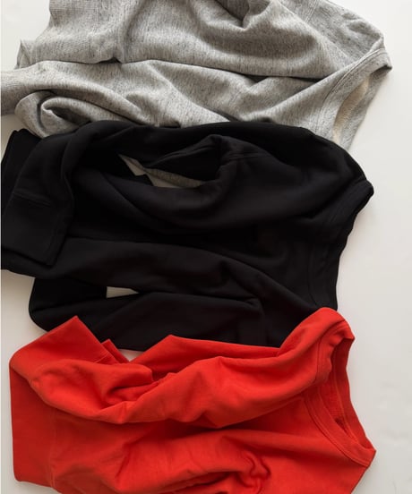 crew neck sweat shirt