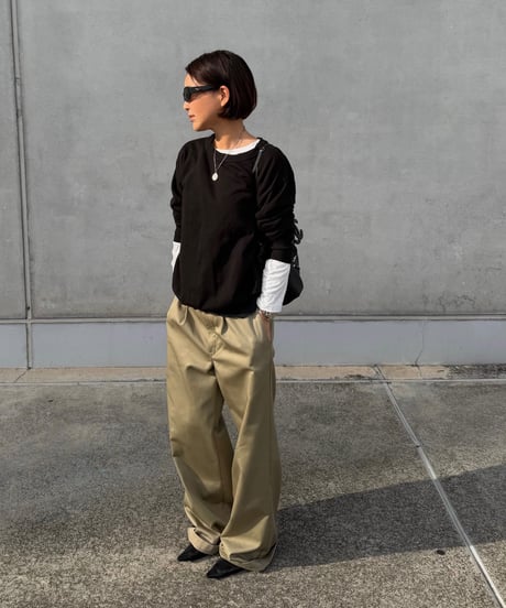 crew neck sweat shirt