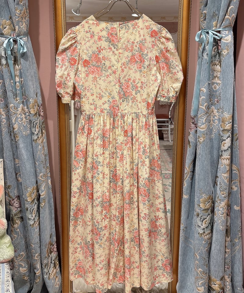 Laura Ashley vintage puff sleeve flower dress |