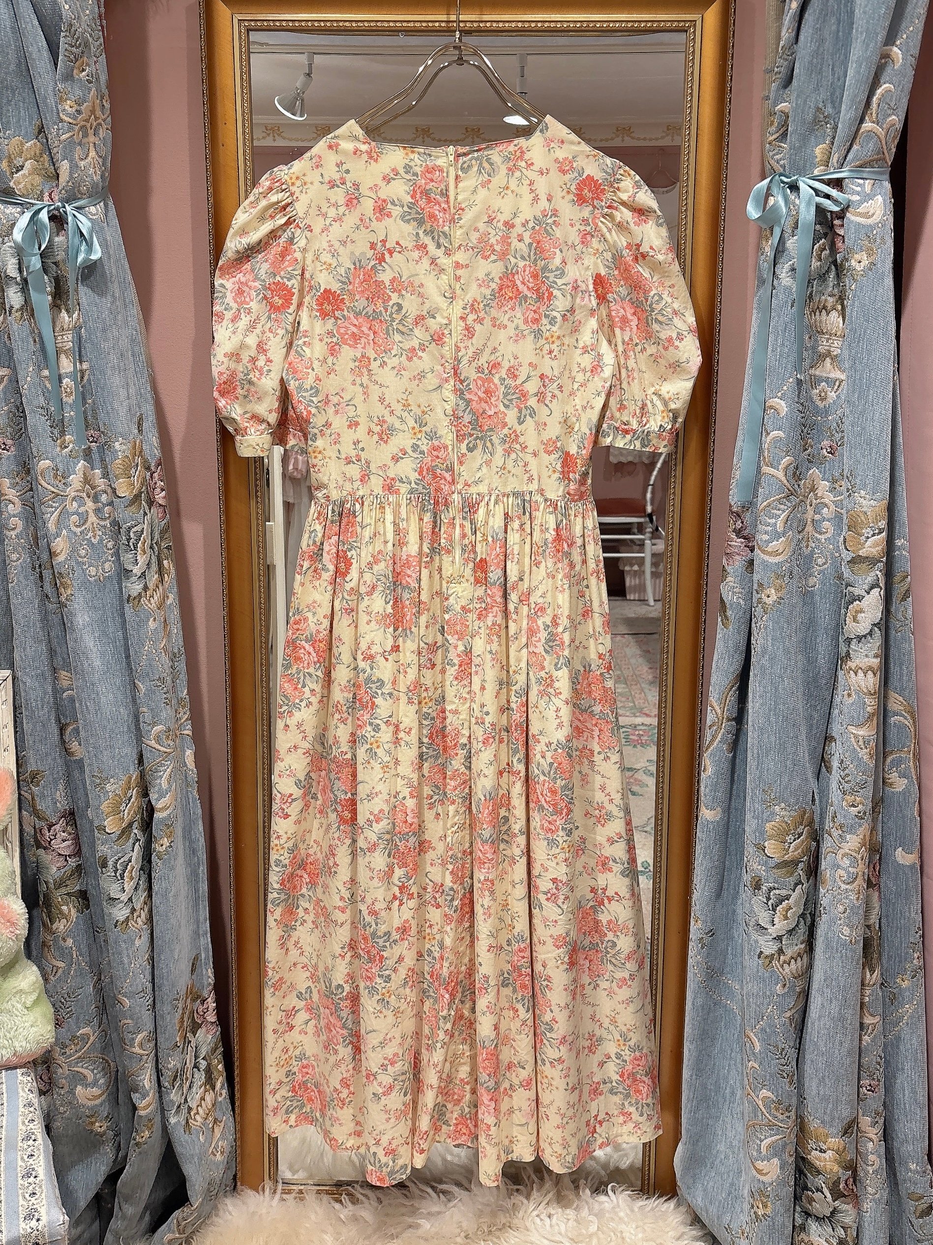 Laura Ashley vintage puff sleeve flower dress |