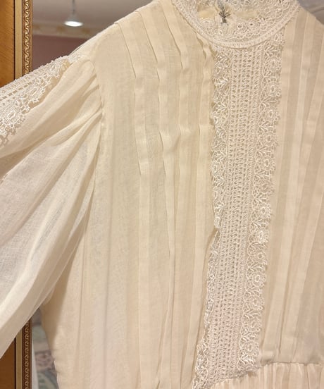 70s vintage puff sleeve lace dress