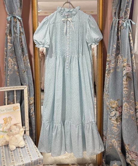 80s vintage petit flower pattern dress