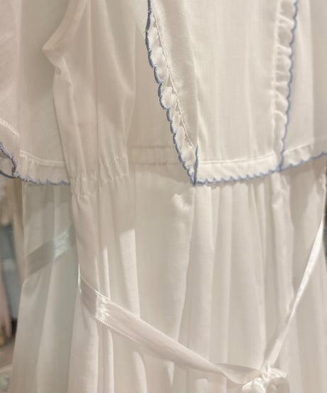 70s vintage flower embroidered cape sleeve dress