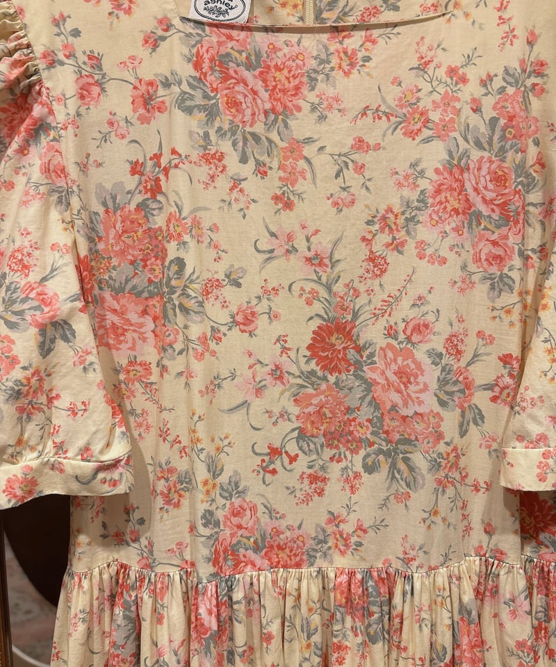 Laura Ashley vintage puff sleeve flower dress |
