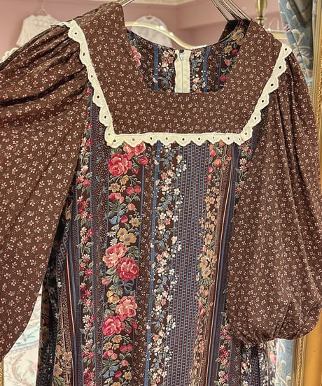 70s vintage square neck petit flower lace dress
