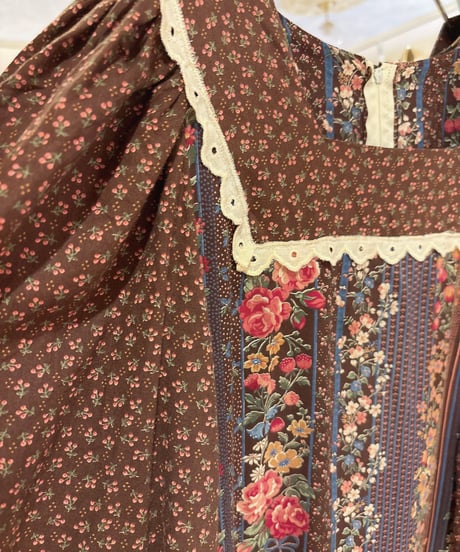 70s vintage square neck petit flower lace dress