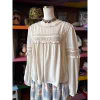 BACK DESIGN LACE&FRILL BLOUSE [S-4975]