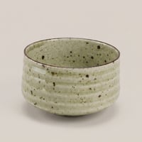 Light Green Matcha Bowl / 渕サビオフケヒワ 抹茶碗