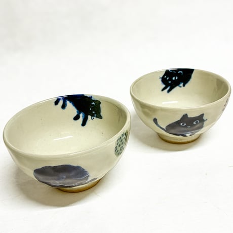 Neko Indigo Rice Bowl（Mino Ware） /   猫にまりご茶碗（美濃焼）