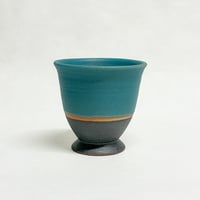 Handmade Yachimun Cup / やちむんの足つきカップ(沖縄の陶器)