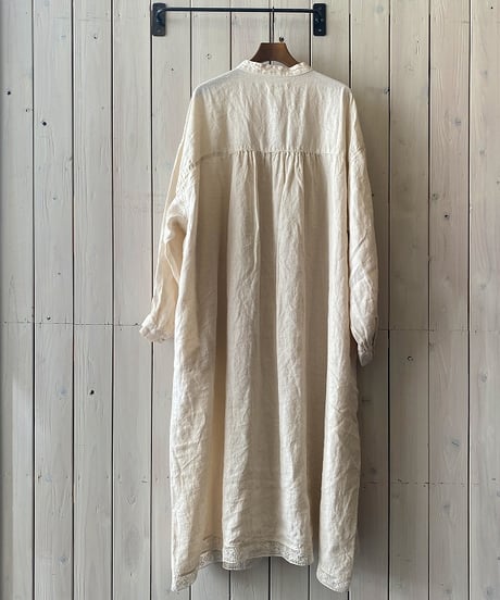 ワンピース tumugu ツムグ ソリトリネン③裾レースワンピース オフ TB26319