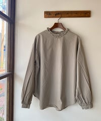 ブラウス prit プリット60/1タイプライターエアーフロー加工 カットオフフリルカラープルオーバーブラウス グレー P80712