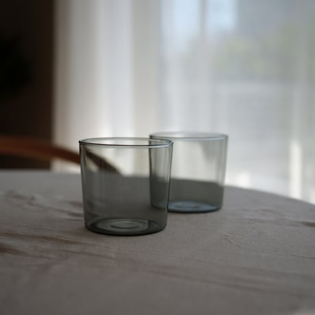 skon   glass    gray
