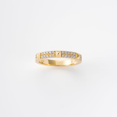 18K Yellow Gold studded Diamond Ring