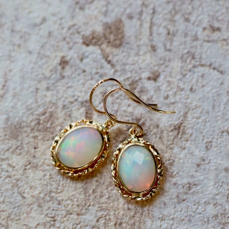 カラーオパールのピアス オパールピアス | STORES