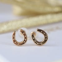 馬蹄のピアス   (K10）
